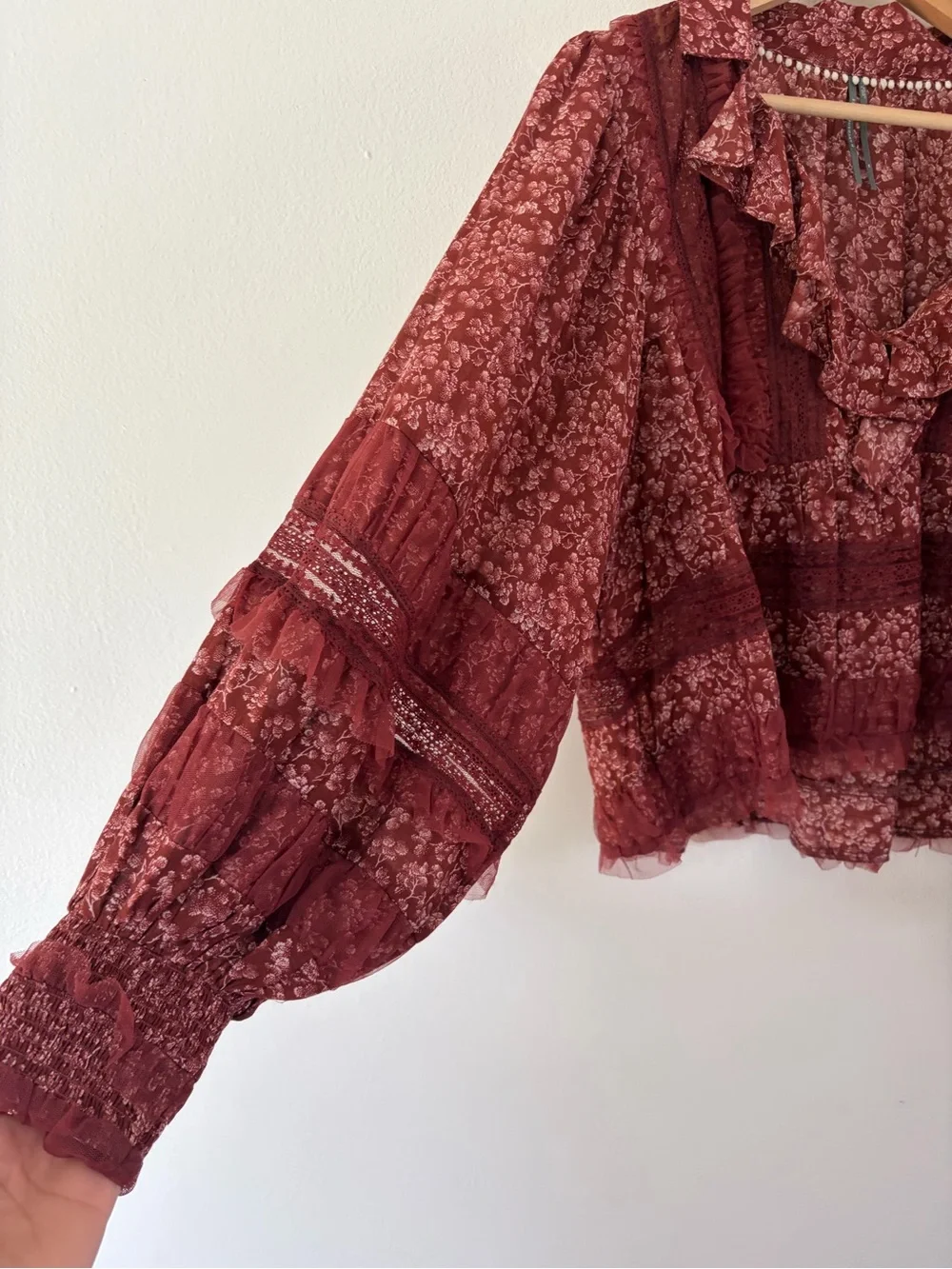 By Antropologie Ruffled V-Neck Popover Balloon Sleeve Red Floral Boho Blouse